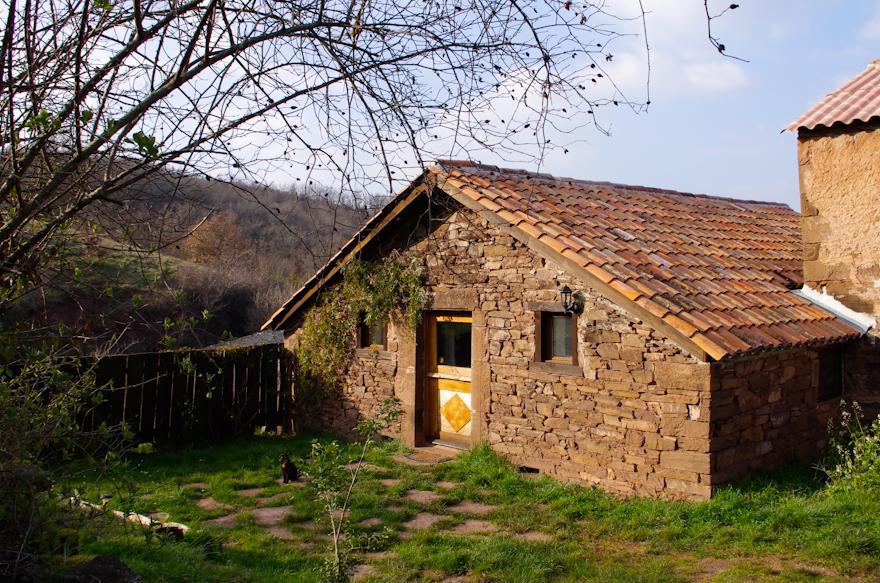 Gite Des Monts Saint-Izaire Exterior foto
